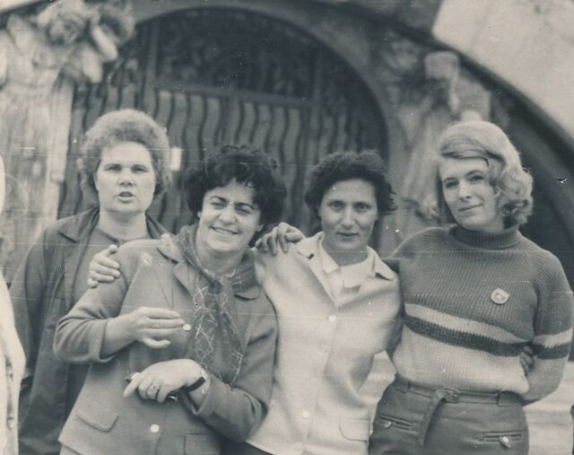 Eva Vinterová (zcela vpravo) s kolegyněmi z Čedoku. Zdroj: archiv Jitky Šnircové